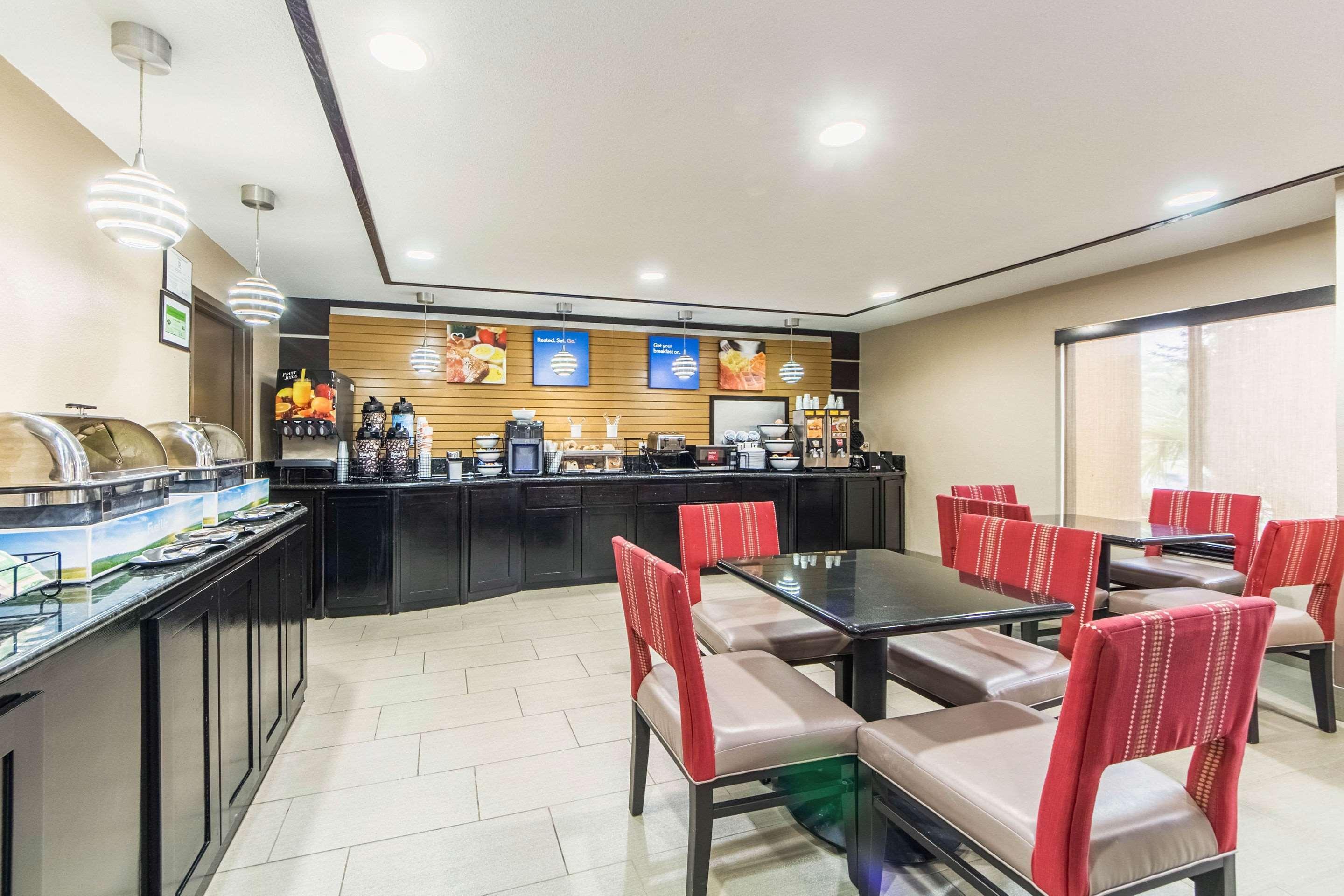 Comfort Inn Dallas Park Central Exterior foto