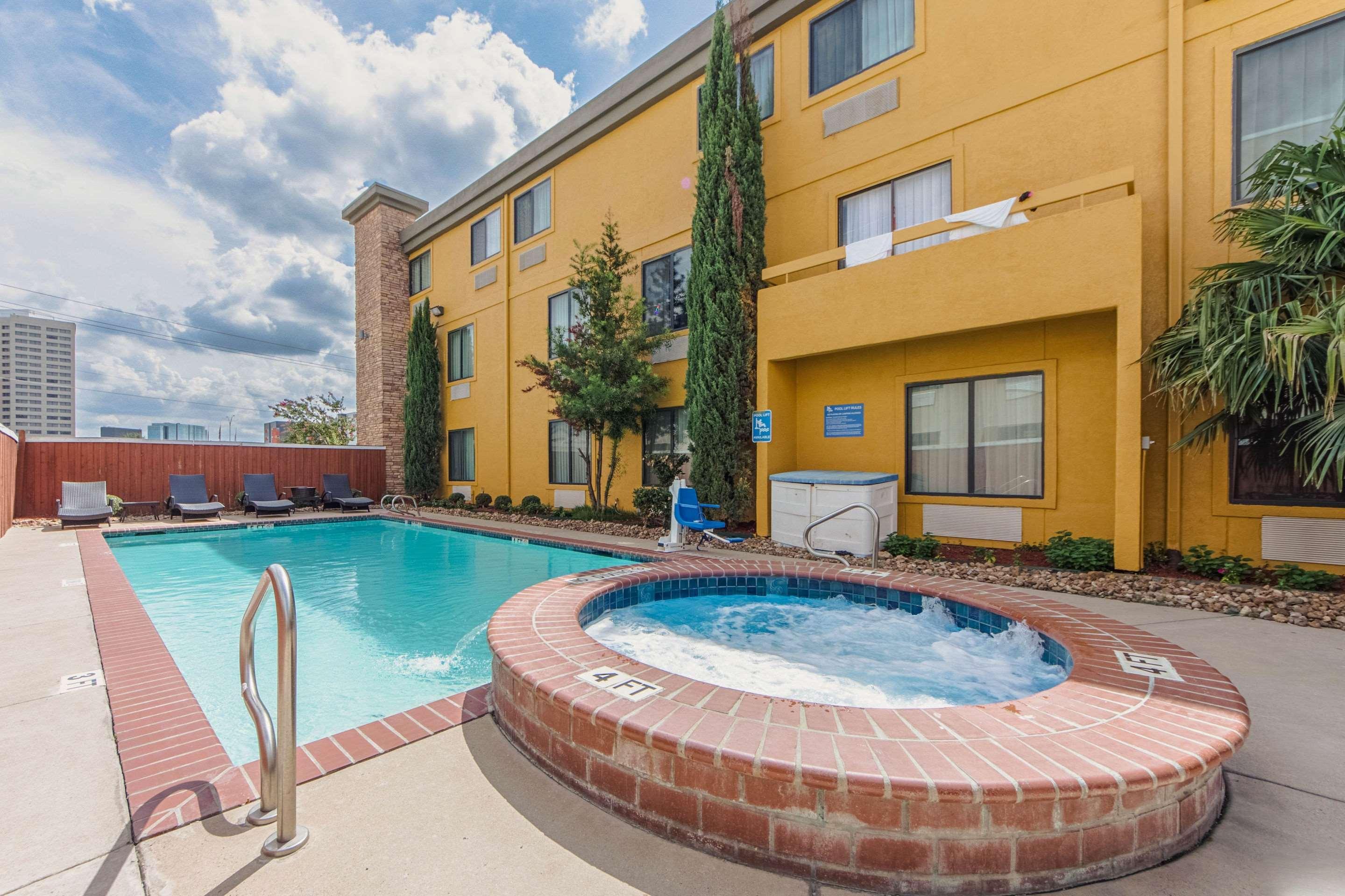 Comfort Inn Dallas Park Central Exterior foto