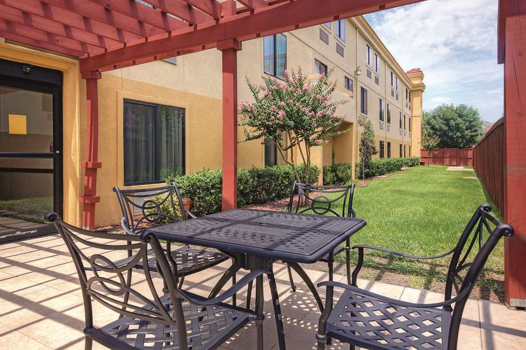 Comfort Inn Dallas Park Central Exterior foto